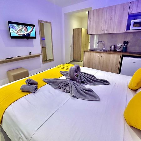 Sun Plaza Suites - Adults Only Ayia Napa Esterno foto