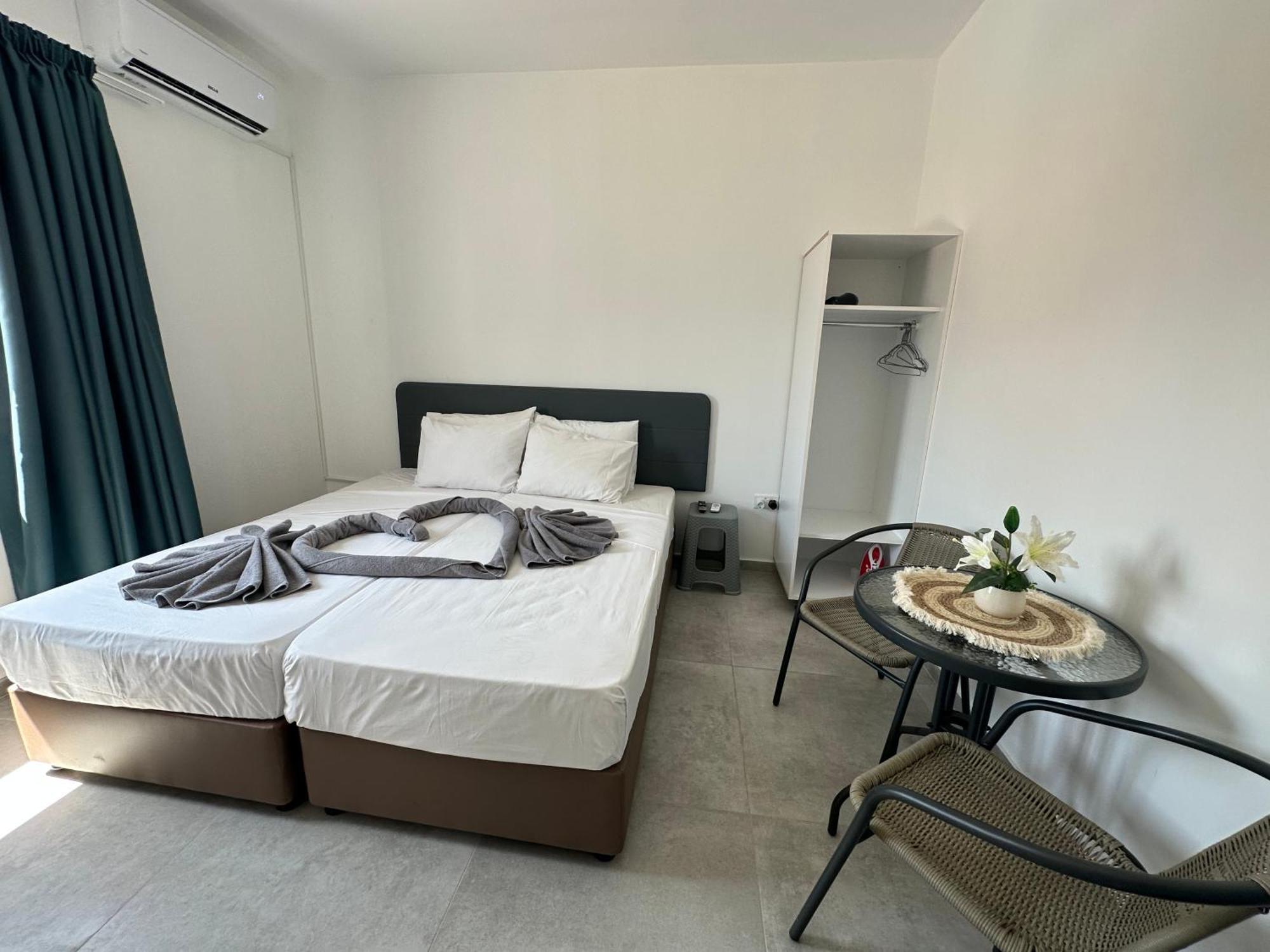 Sun Plaza Suites - Adults Only Ayia Napa Esterno foto