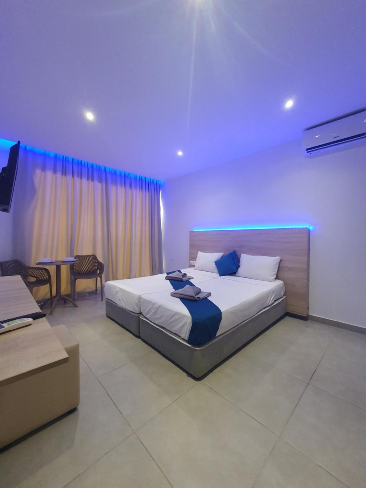 Sun Plaza Suites - Adults Only Ayia Napa Esterno foto