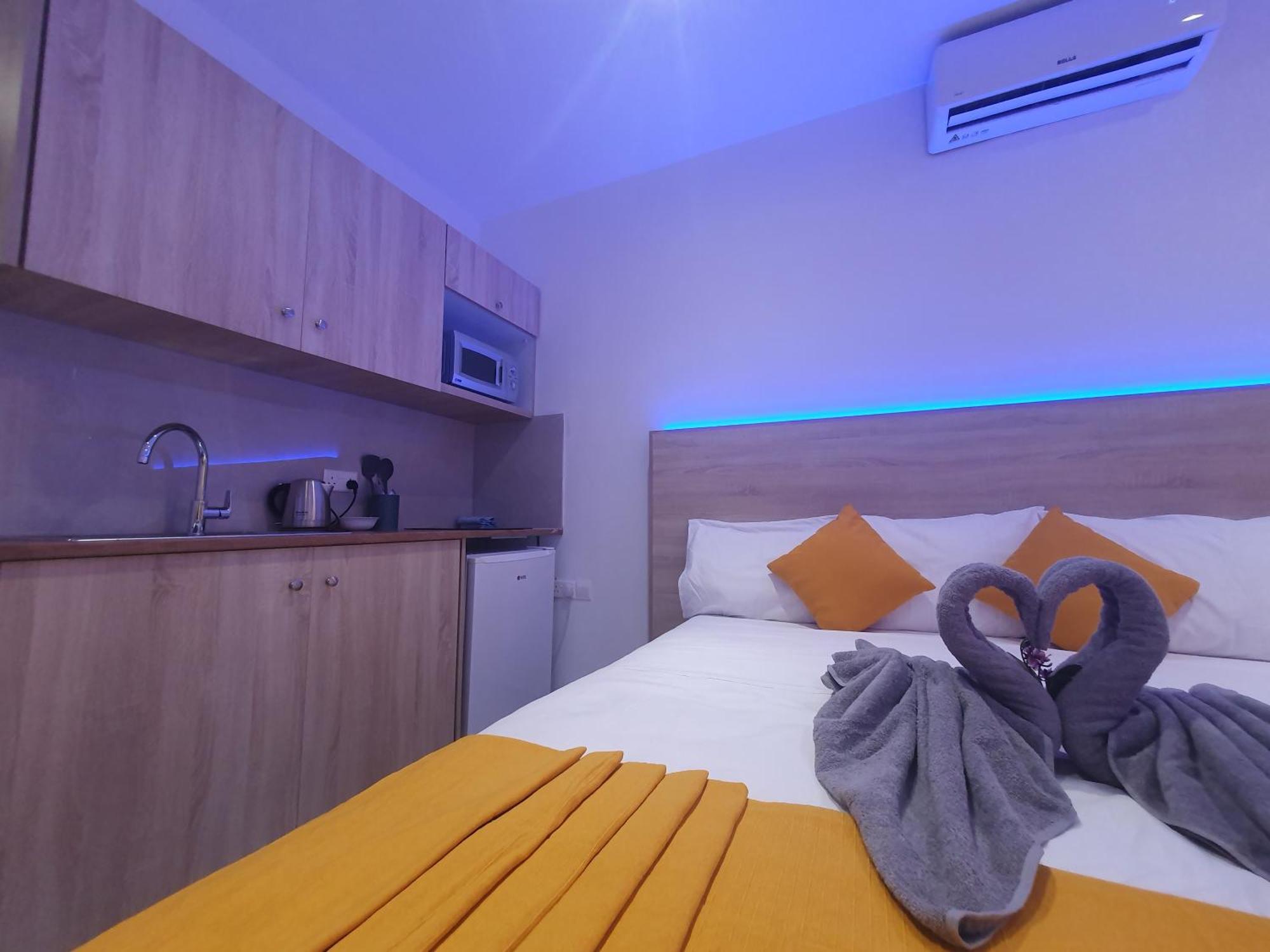 Sun Plaza Suites - Adults Only Ayia Napa Esterno foto