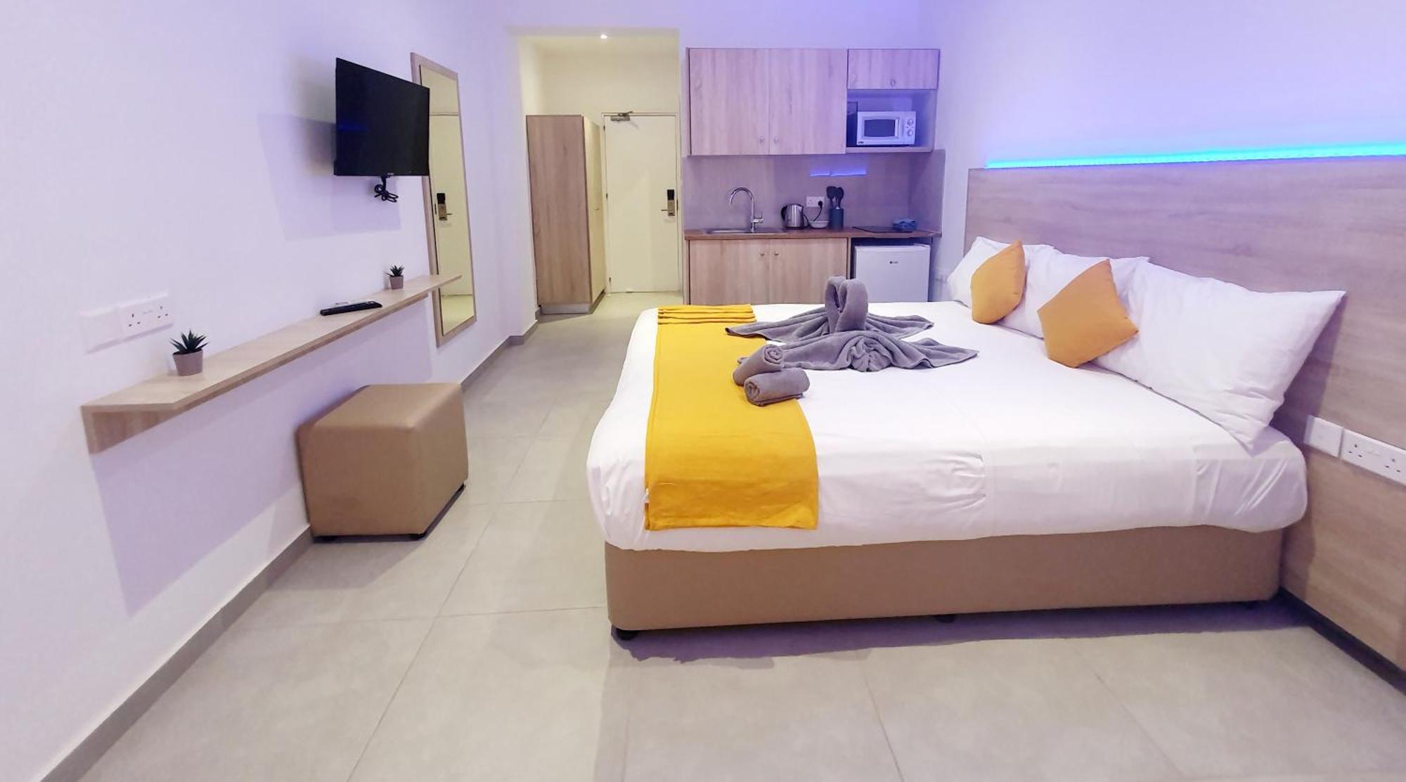 Sun Plaza Suites - Adults Only Ayia Napa Esterno foto