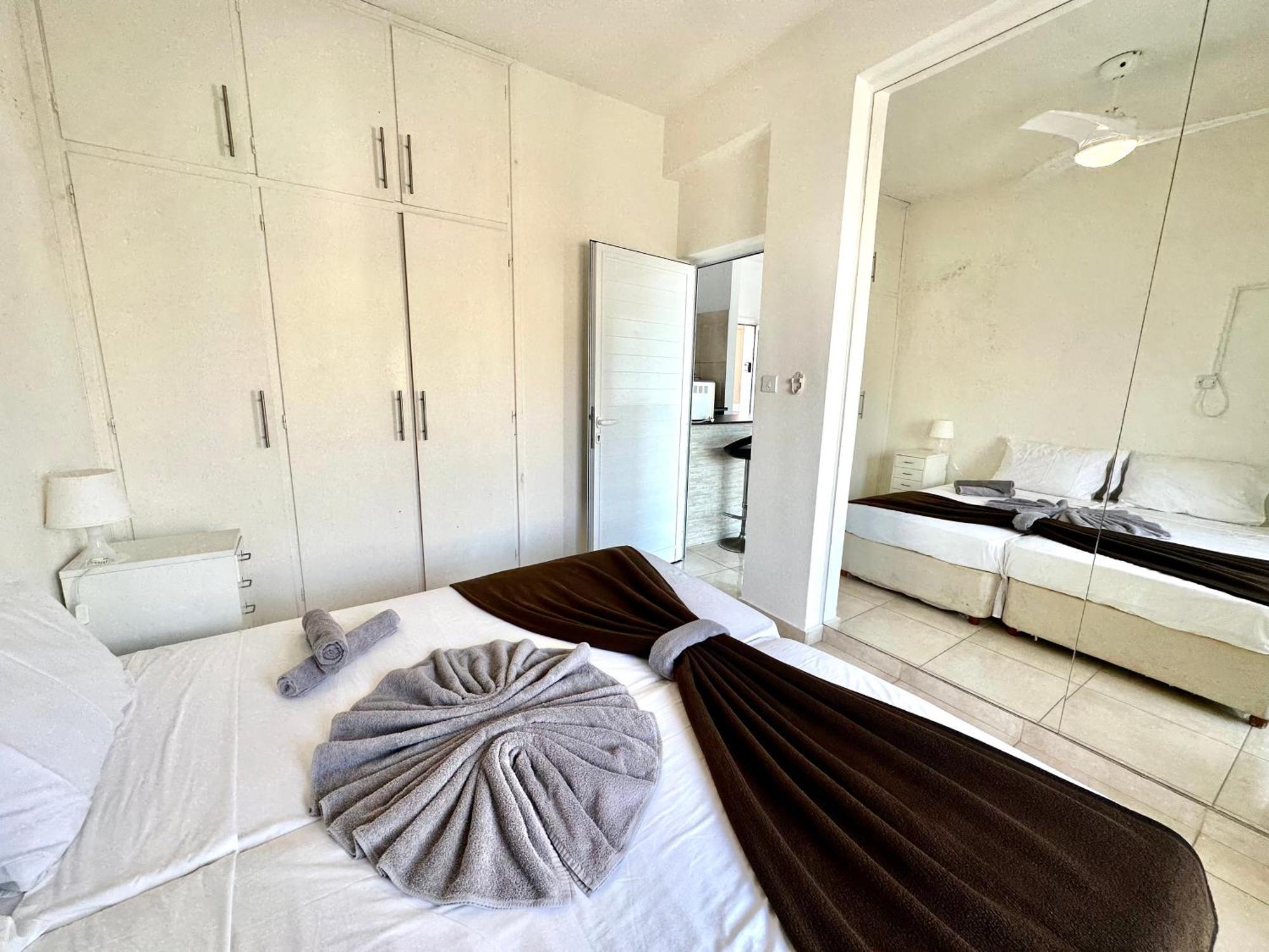Sun Plaza Suites - Adults Only Ayia Napa Esterno foto