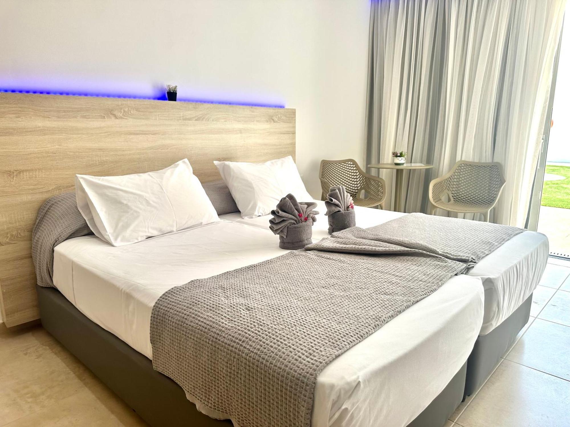 Sun Plaza Suites - Adults Only Ayia Napa Esterno foto
