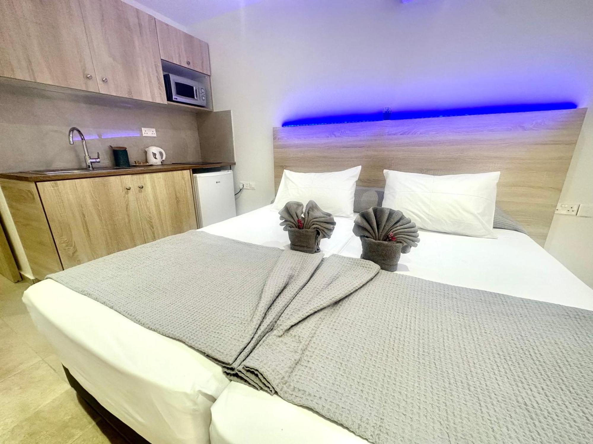 Sun Plaza Suites - Adults Only Ayia Napa Esterno foto